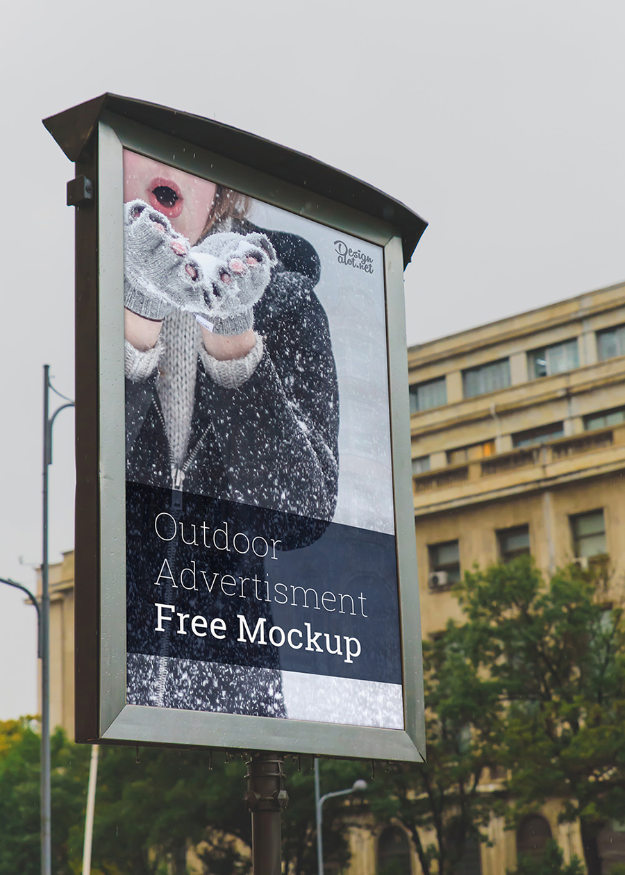 Outdoor 9×16 Ad Free Mockup