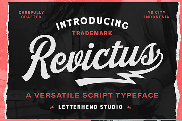 Revictus Script Font